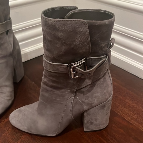 Vince Camuto Damefaris- Graystone Suede- 7M with box - Picture 7 of 10